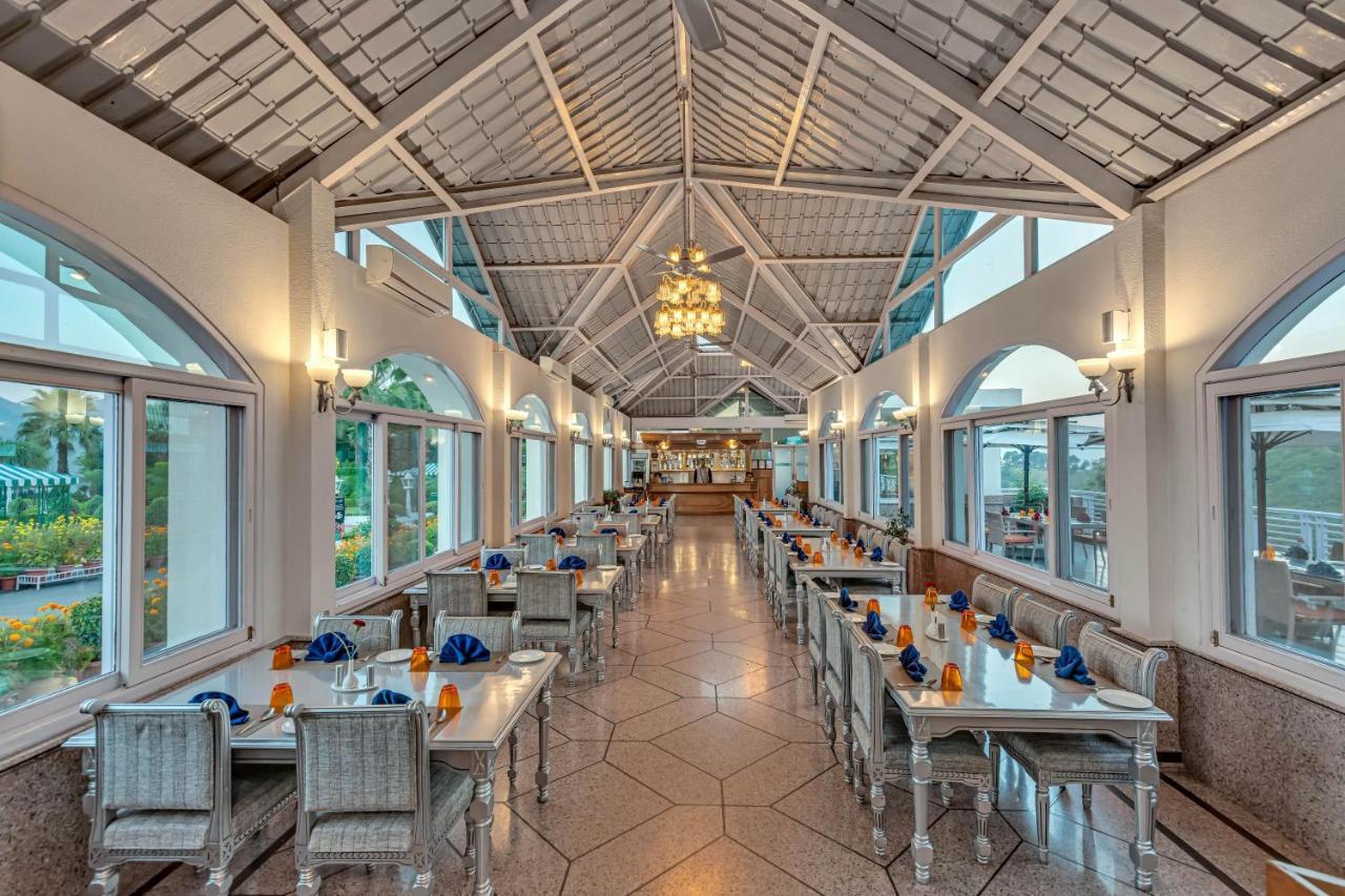 Club Mahindra Kandāghāt Buitenkant foto