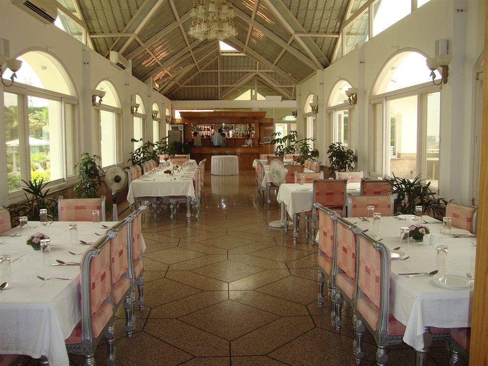 Club Mahindra Kandāghāt Buitenkant foto